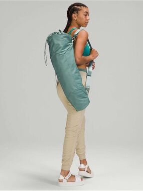Lululemon adjustable yoga mat bag in Tidewater Teal color